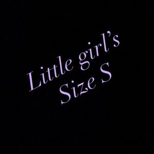 Little girl’s size S